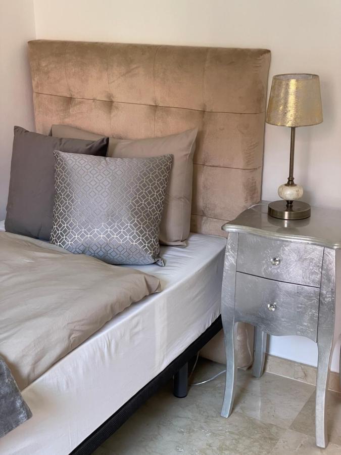 Calahonda Luxury Apartment With A Stunning Sea View Mijas Bagian luar foto