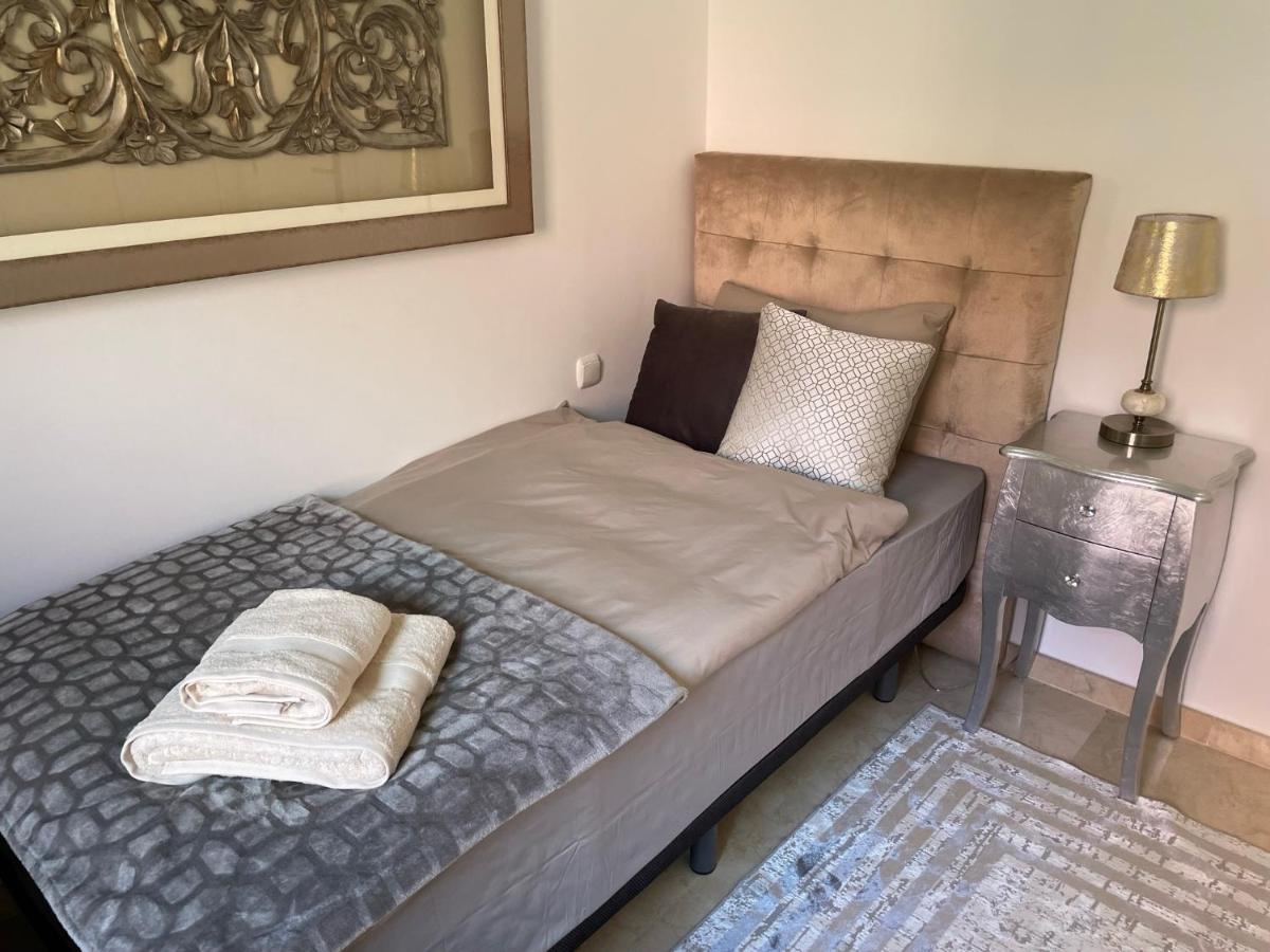 Calahonda Luxury Apartment With A Stunning Sea View Mijas Bagian luar foto