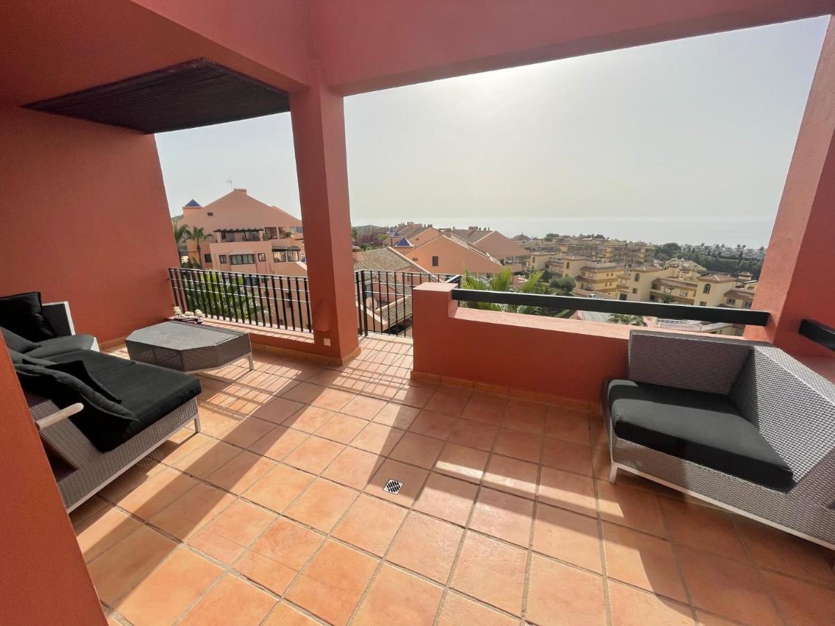 Calahonda Luxury Apartment With A Stunning Sea View Mijas Bagian luar foto